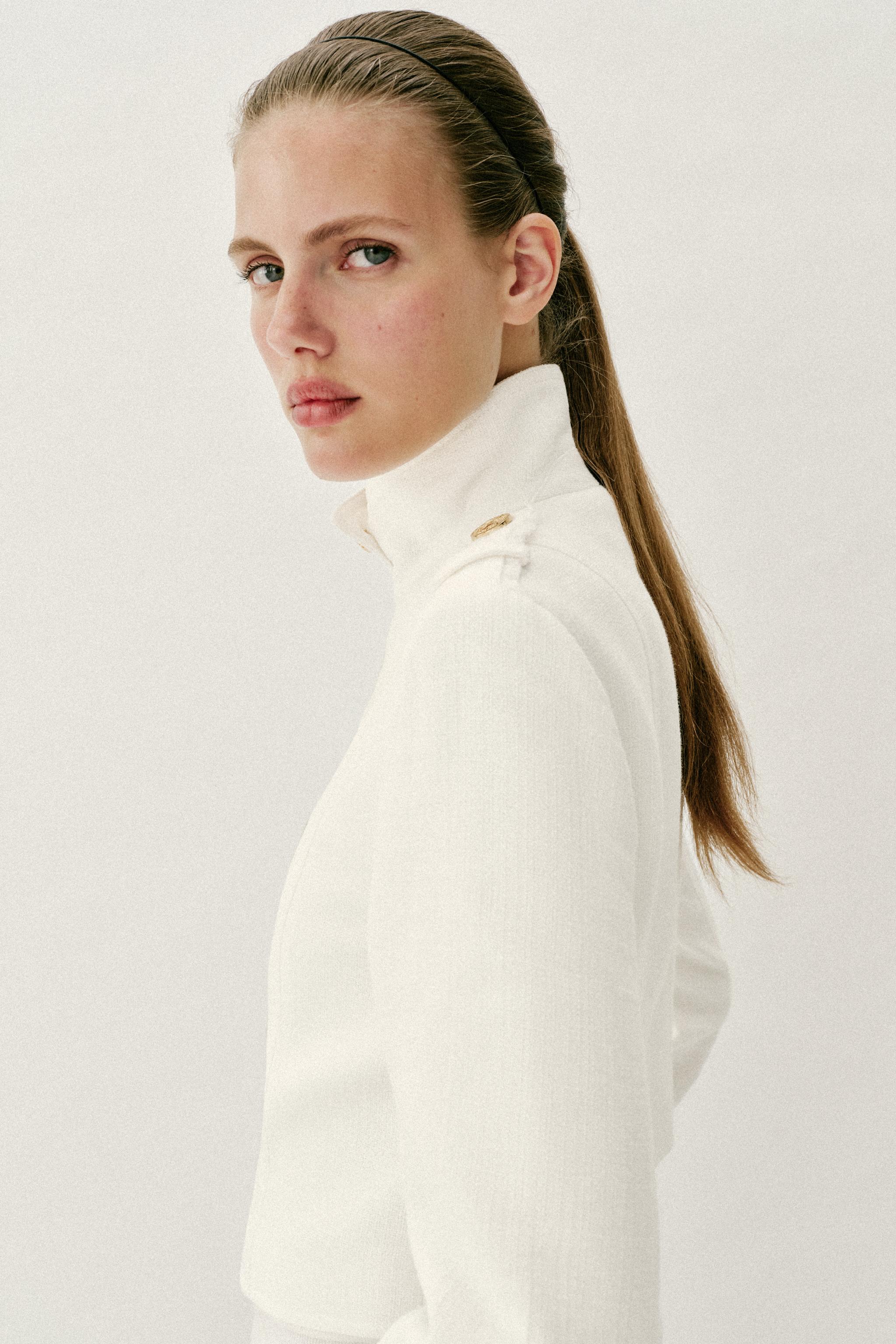 GOLD BUTTON WRAP JACKET